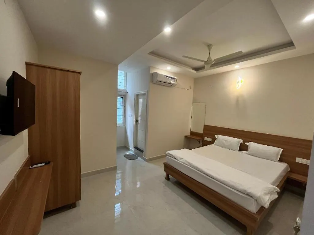 Hotell Seema Palace Inn 1 Km From Railwaystaion Mysore