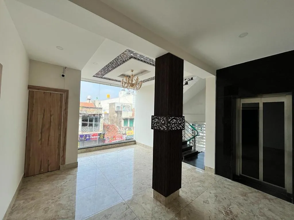 Seema Palace Inn 1 Km From Railwaystaion Mysore 2*,