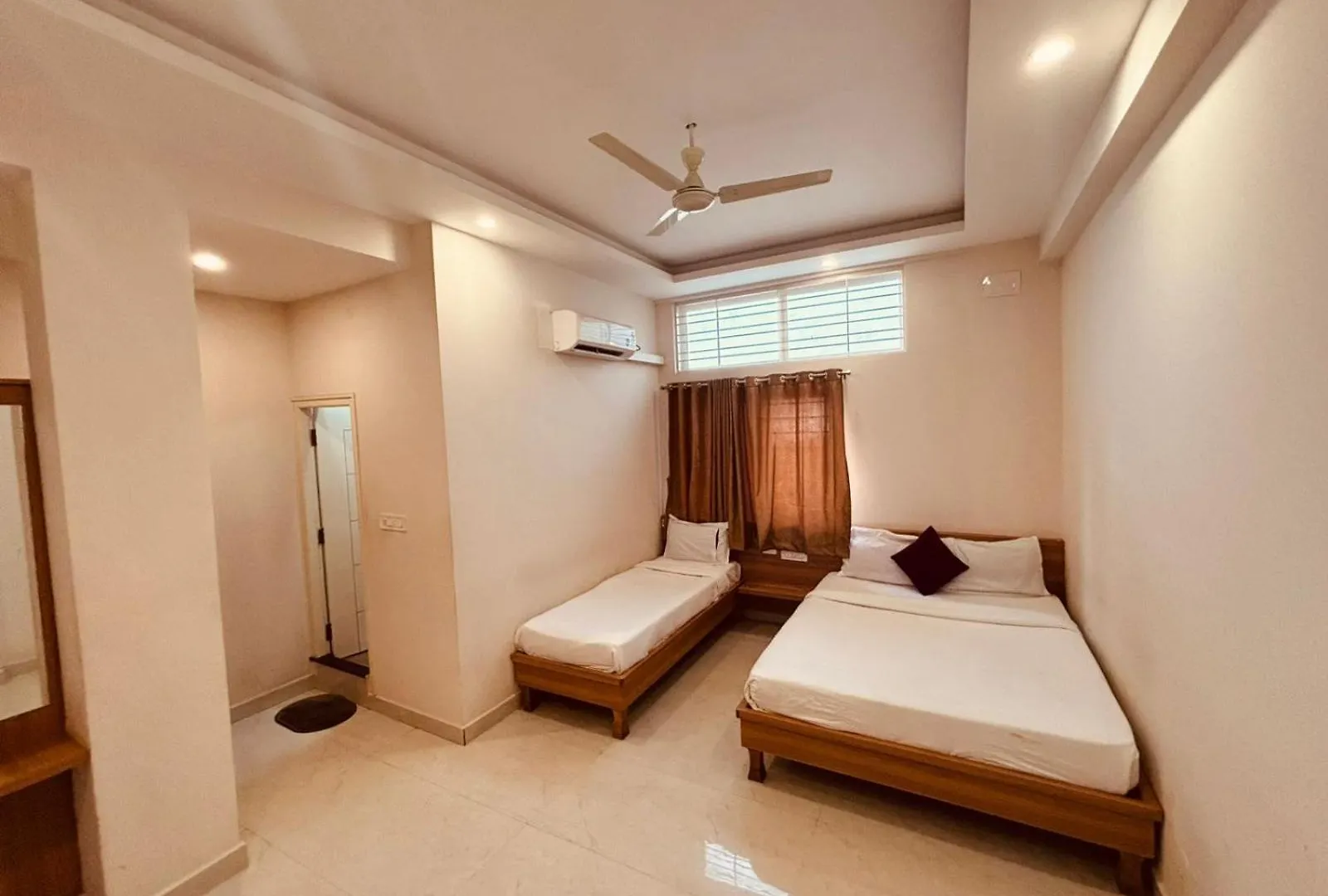 ** Hotell Seema Palace Inn 1 Km From Railwaystaion Mysore Indien